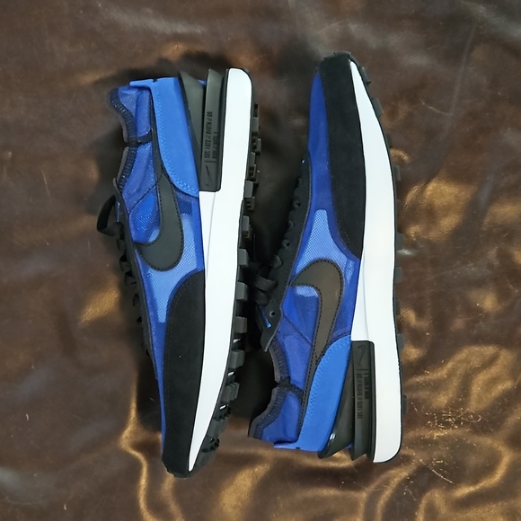 Nike Waffle One Shoes - Picture 4 of 5